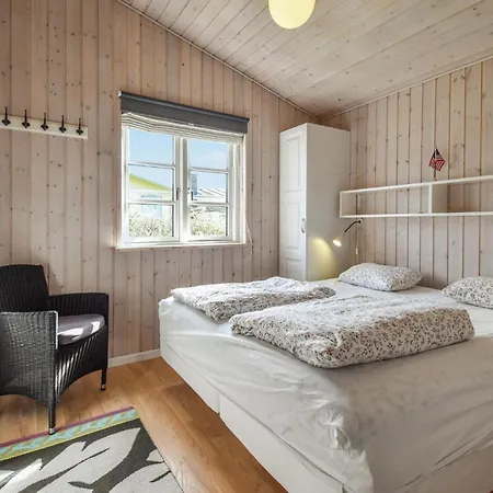 3 Bedroom Cozy In Nyaraló *